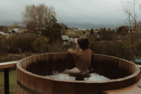 The Eco Cabin Tasmania - Cedar Hot Tub